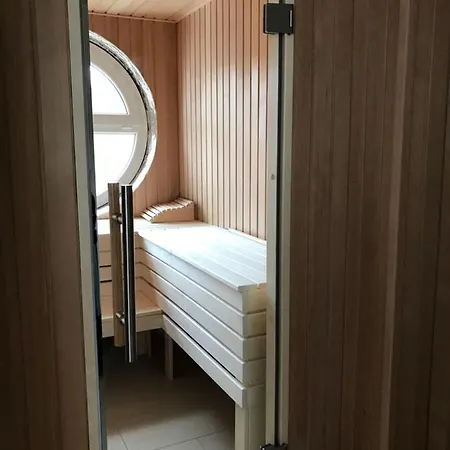 Ferienhaus Sanddorn Rugen 別荘
