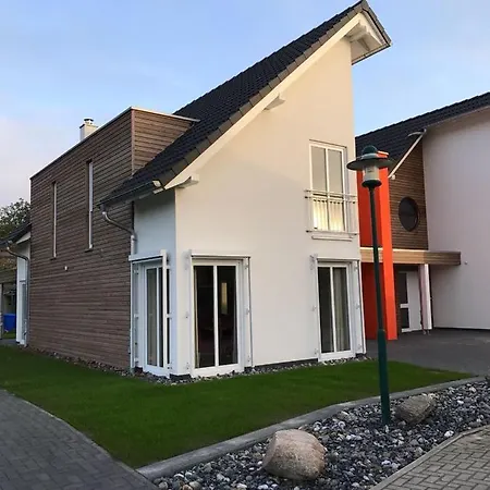 Ferienhaus Sanddorn Rugen ブレーゲ